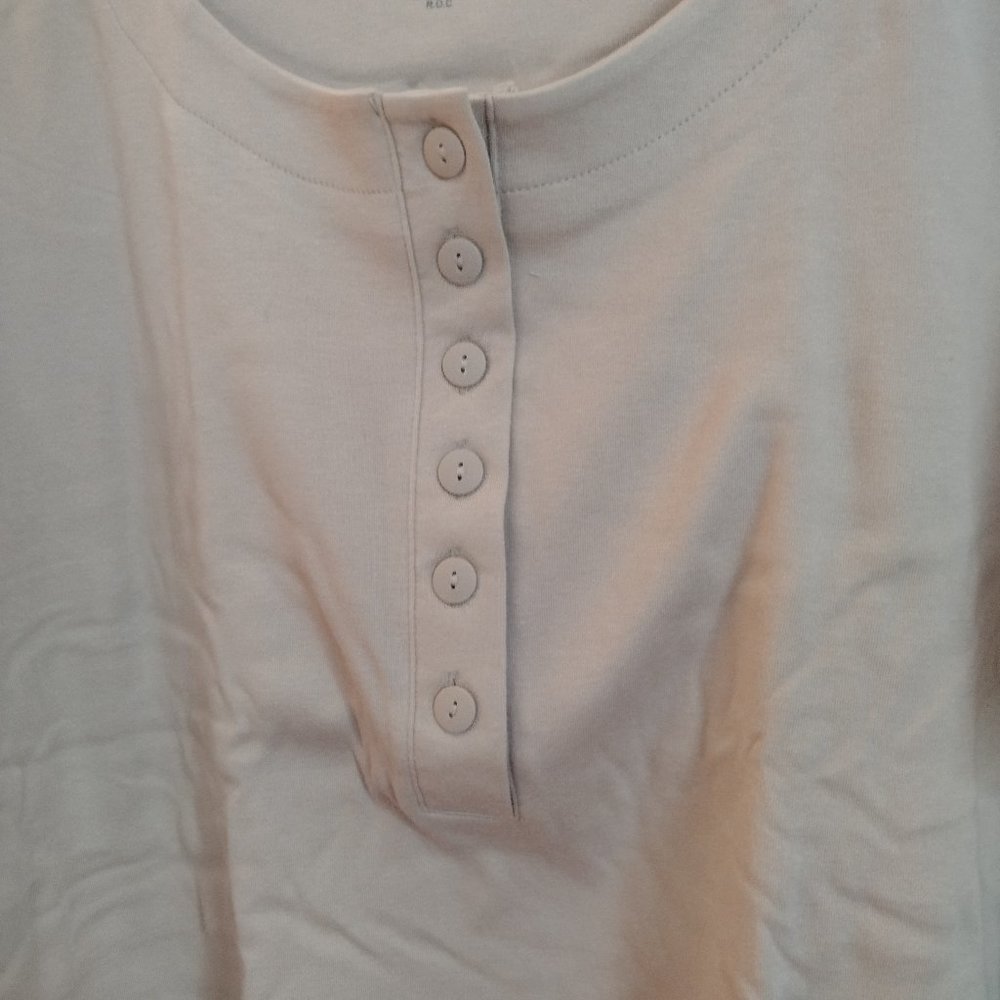 women Plus size tshirt - Picture 2 of 4
